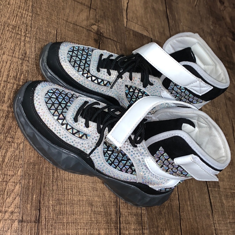 Cute Studded Hightop Shoes 💎🖤